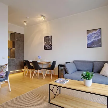 Foorum Penthouse Next To The Old Town דירה